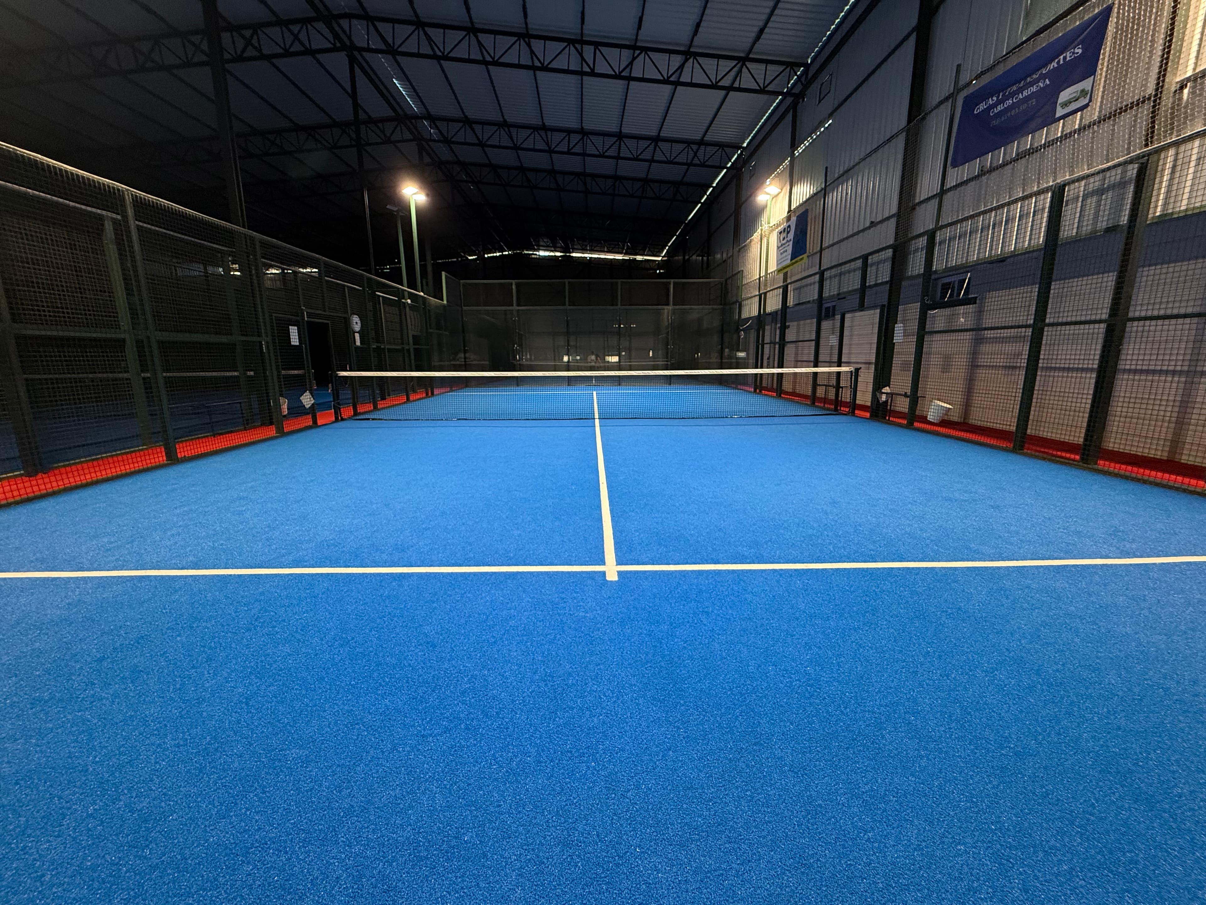 Pistas de pádel profesionales en Navalcarnero - Padel Club Arena