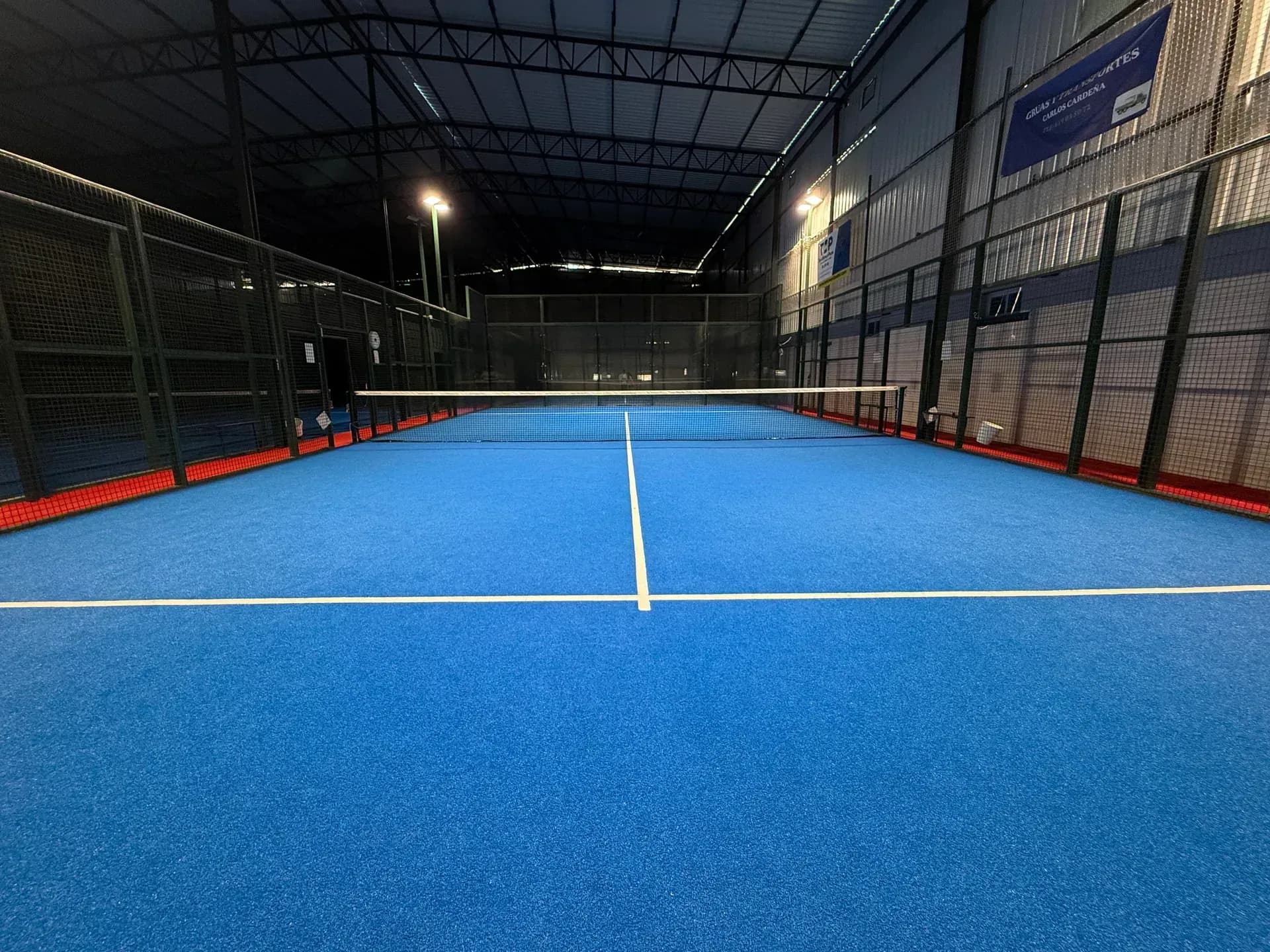 Pistas de pádel profesionales en Navalcarnero - Padel Club Arena